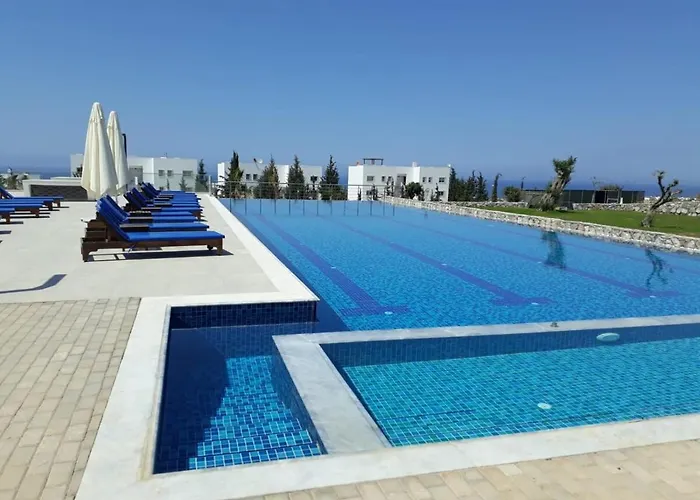 Retreat Block A2, Unit 4 *